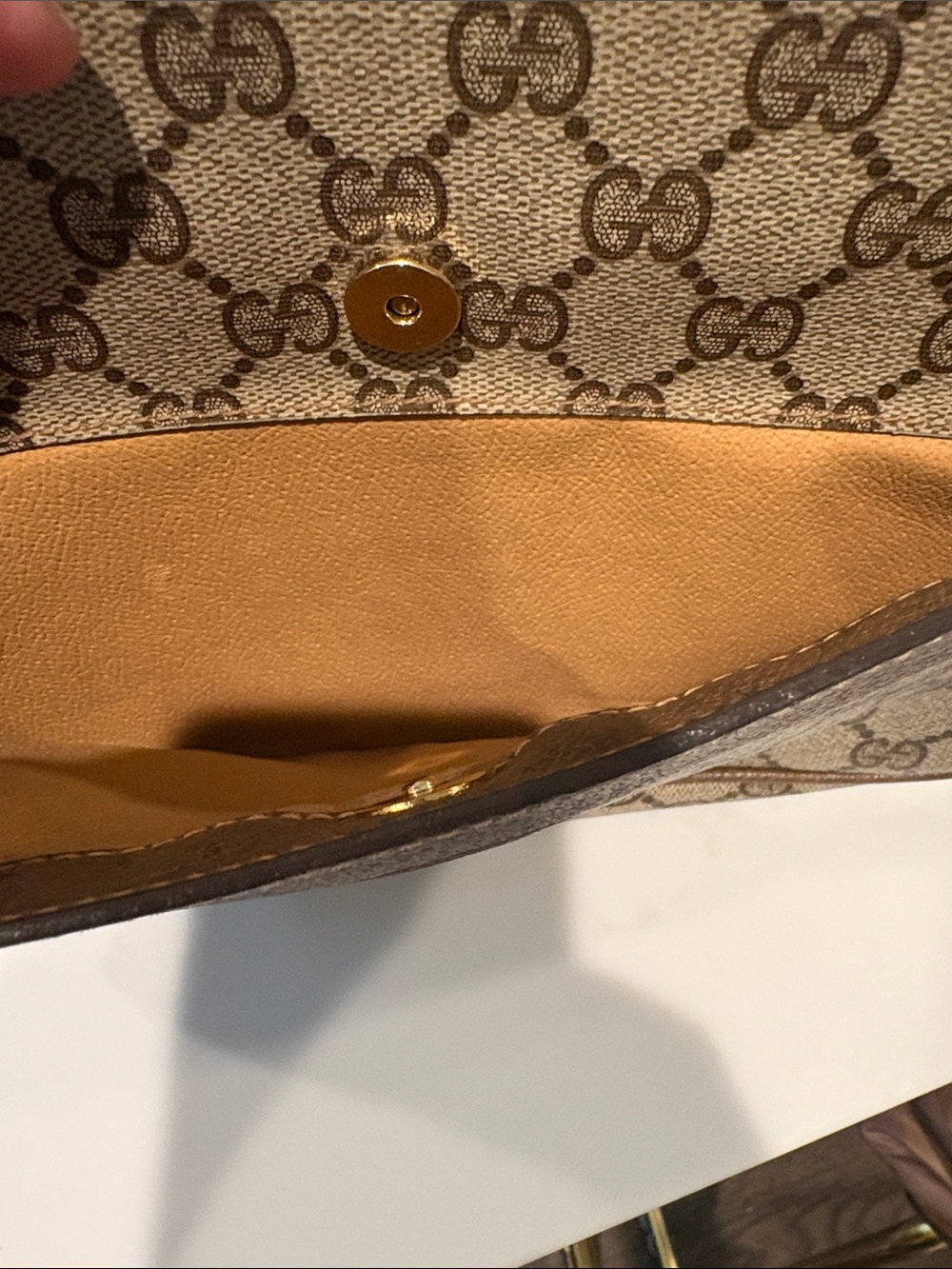 Vintage Gucci Beige and Brown GG Supreme Crossbody Bag - Picture 3 of 8